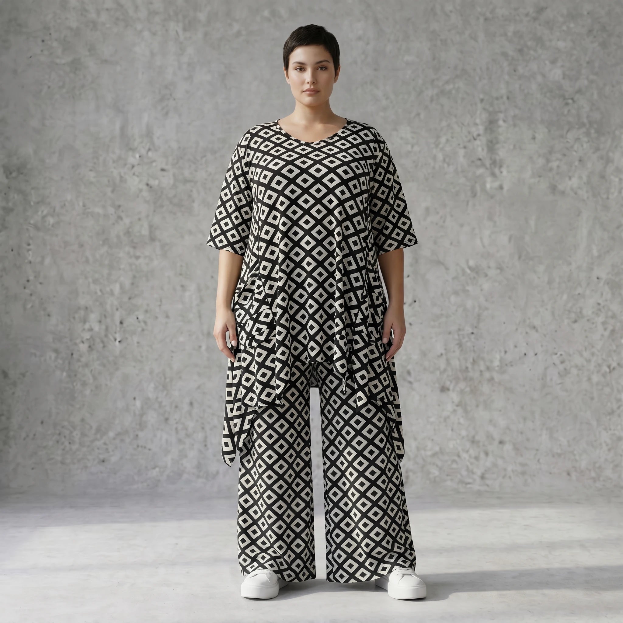 Oversize Set mit Longshirt und Palazzo Hose aus Slinky Jersey - AKH Fashion Sommermode bei Modeare in Schwarz Weiß