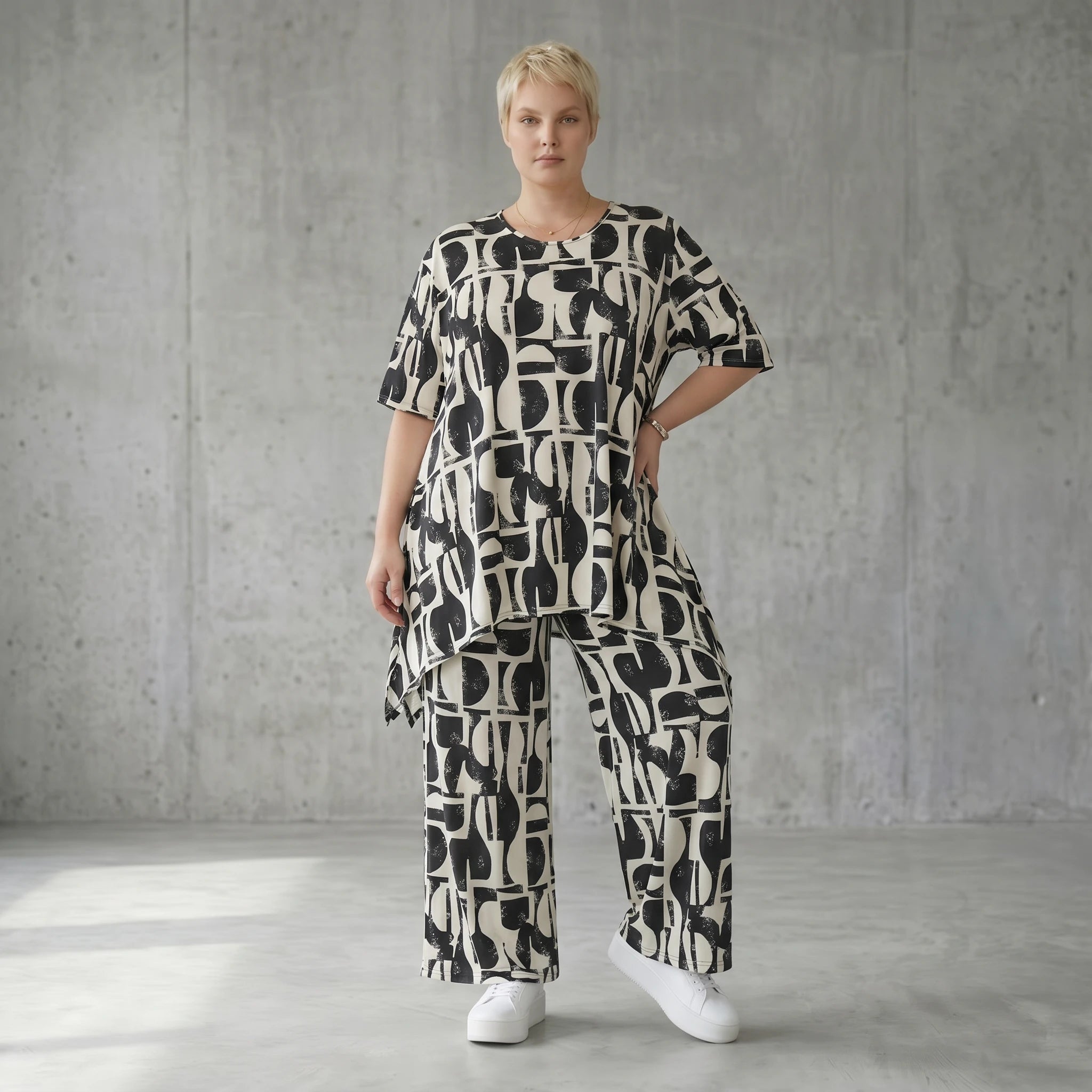 Oversize Set Shirt und Palazzo Hose Schwarz Weiß abstrakt Slinky Sommer Lagenlook AKH Fashion bei Modeare für Damenmode in großen Größen chic