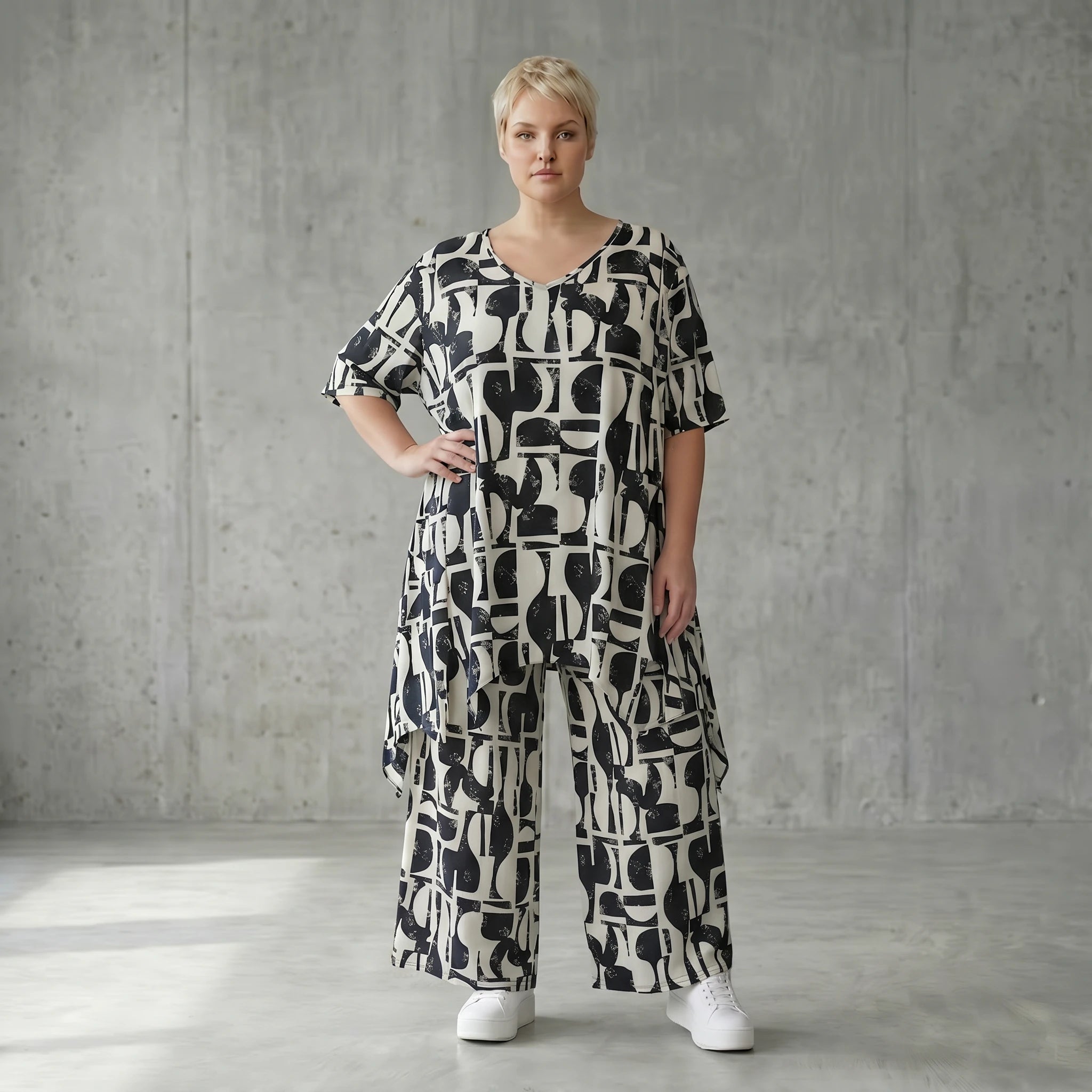 Oversize Set Longshirt und Palazzo Hose Schwarz Weiß abstrakt Slinky Sommer Look AKH Fashion bei Modeare für Damenmode in großen Größen chic