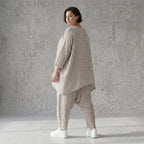 Oversize Shirt Sand Weiss gestreift asymmetrisch in Leinen Optik - Sommer Lagenlook von AKH Fashion bei Modeare kuratiert sehr luftig