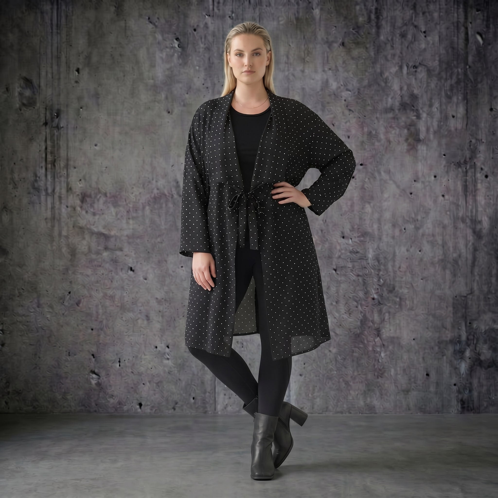 AKH Premium Cardigan aus Tencel Oversize Sommermantel Polka Dot Lagenlook bei Modeare Multibrand Store mit Stil