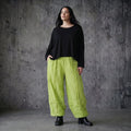 Crash Ballonhose in Limettengrün - weite Popeline Hose im Lagenlook für Sommer Styles von AKH Premium kuratiert bei Modeare für Curvy Styles