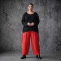 Rote Crash Ballonhose aus Popeline im Lagenlook mit weitem Bein für Sommer Styles von AKH Premium exklusiv bei Modeare für Curvy Mode
