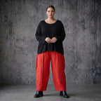 Rote Crash Ballonhose aus Popeline im Lagenlook mit weitem Bein für Sommer Styles von AKH Premium exklusiv bei Modeare für Curvy Mode