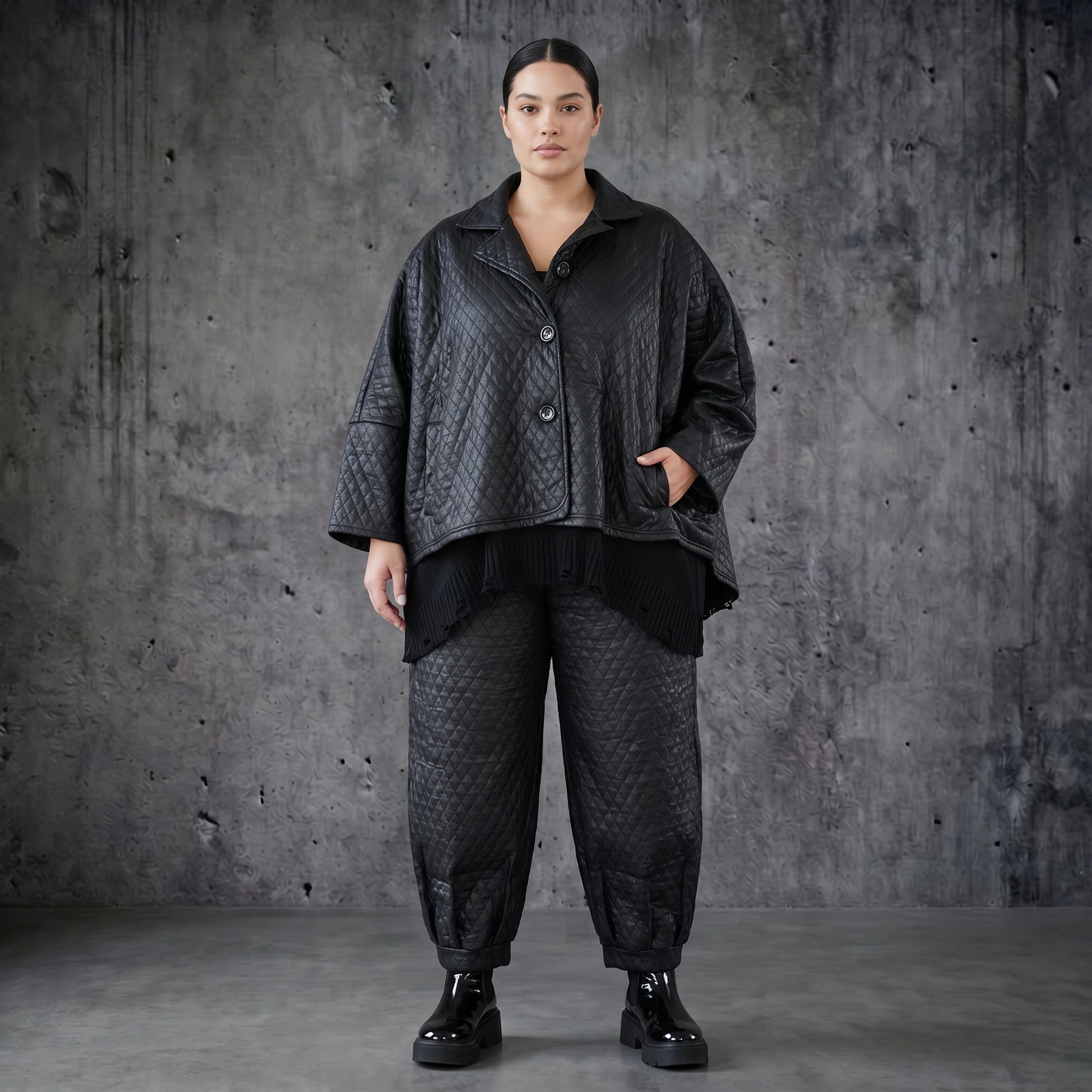 Oversize Lederimitat Jacke Schwarz Winter gerundet AKH Premium bei Modeare Lagenlook Big Jacket Damen