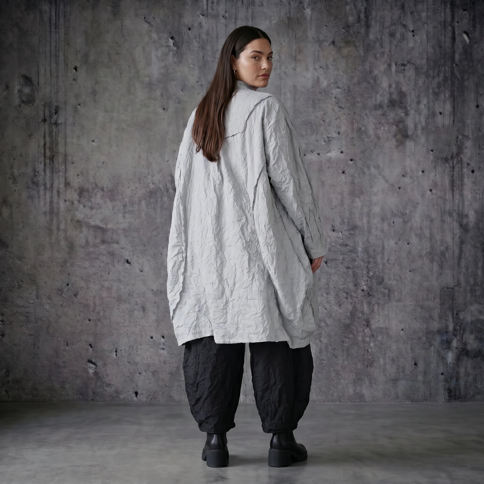 Oversize Crash Mantel Damen Ballonform leicht Sommer grau AKH Premium Modeare Avantgarde Jacke luftig Popeline Look modern