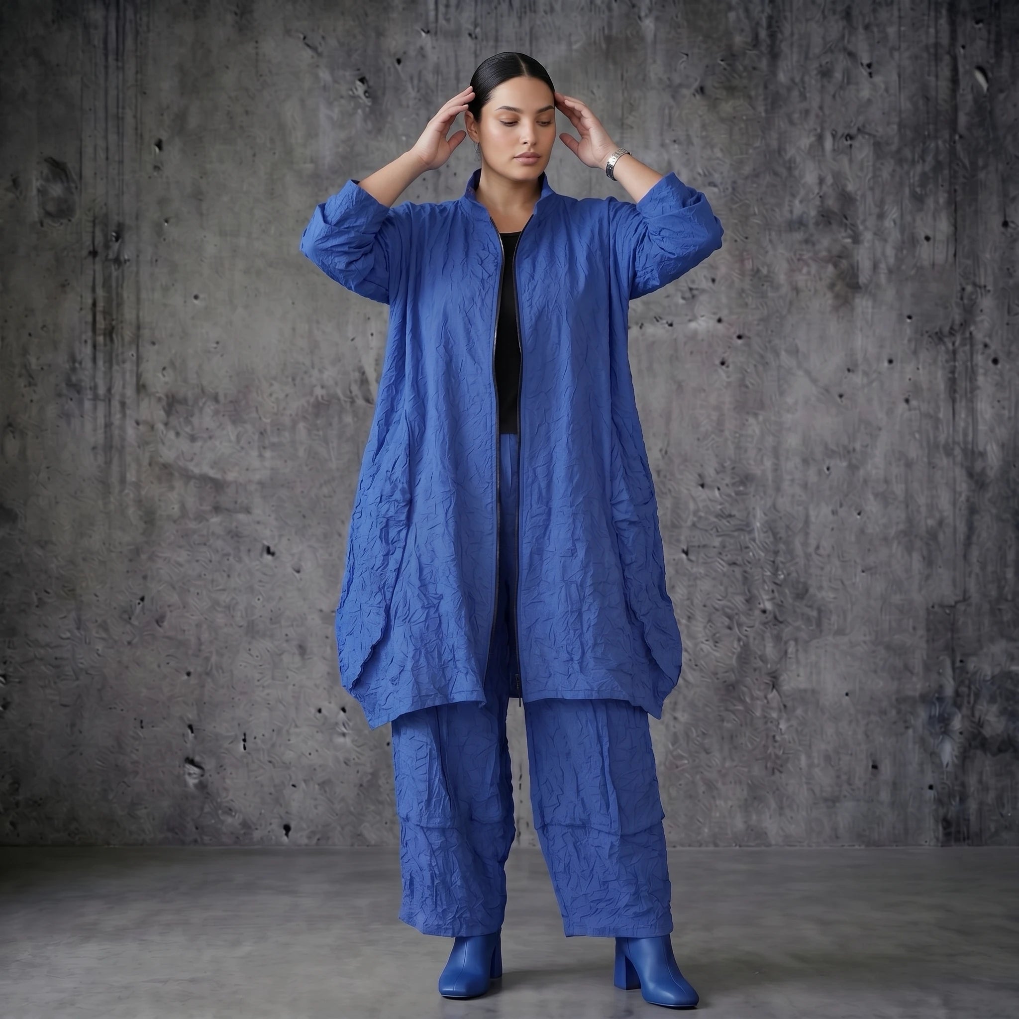 Oversize Crash Mantel Damen Ballonform blau Sommer leicht AKH Premium Modeare Avantgarde Jacke luftig Popeline modern Look