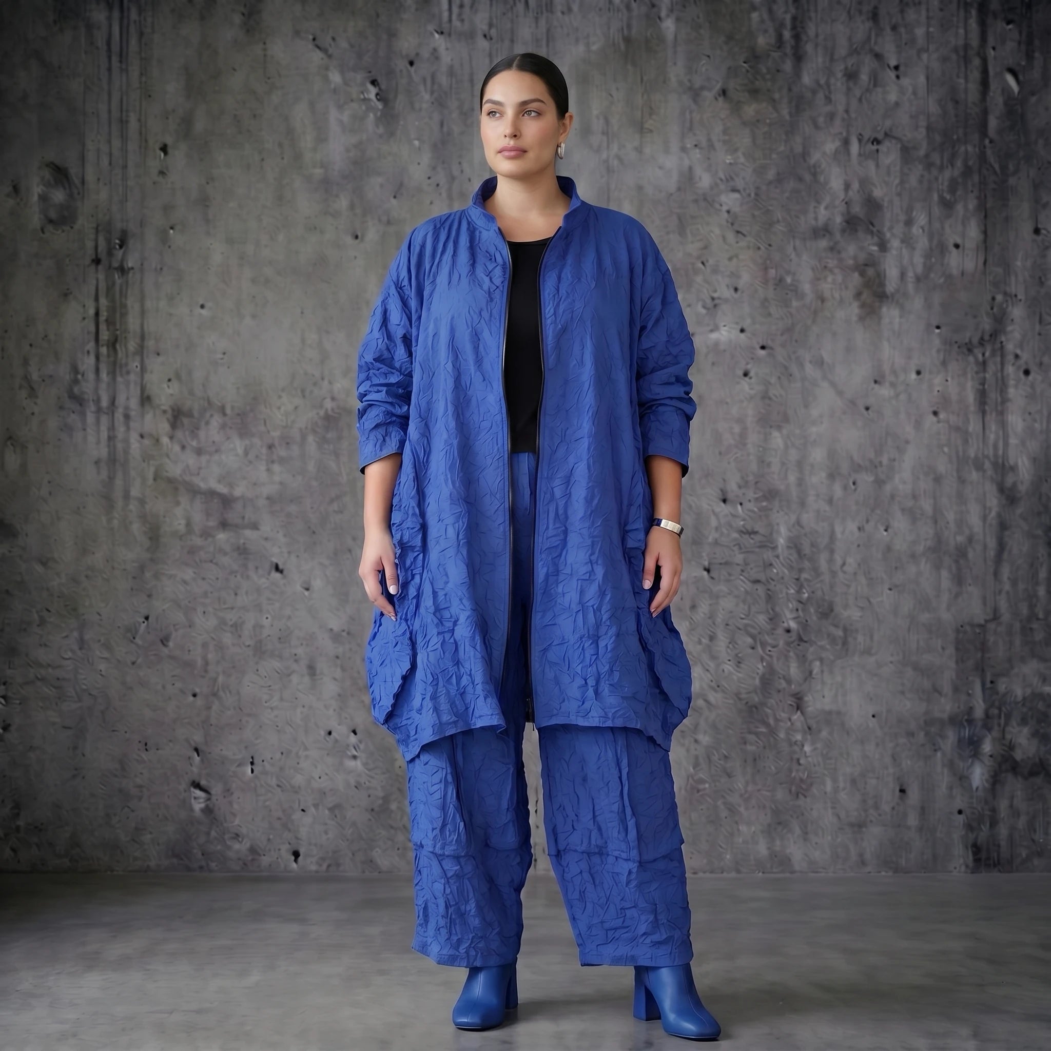Oversize Crash Mantel Damen Ballonform blau Sommer leicht AKH Premium Modeare Avantgarde Jacke luftig Popeline modern Look