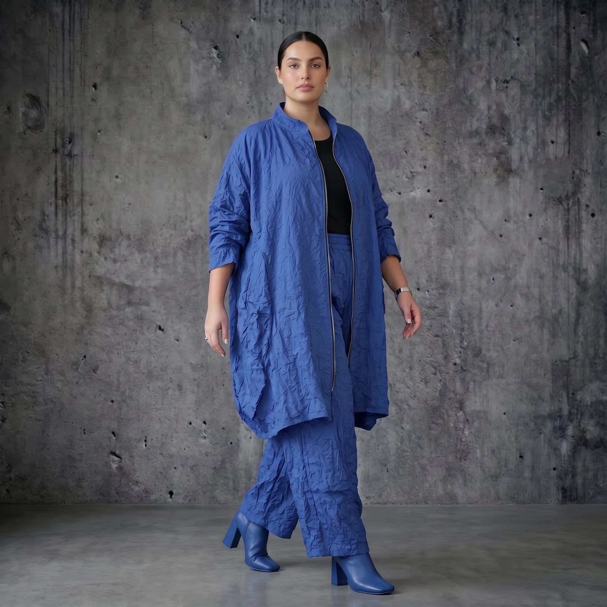Oversize Crash Mantel Damen Ballonform blau Sommer leicht AKH Premium Modeare Avantgarde Jacke luftig Popeline modern Look