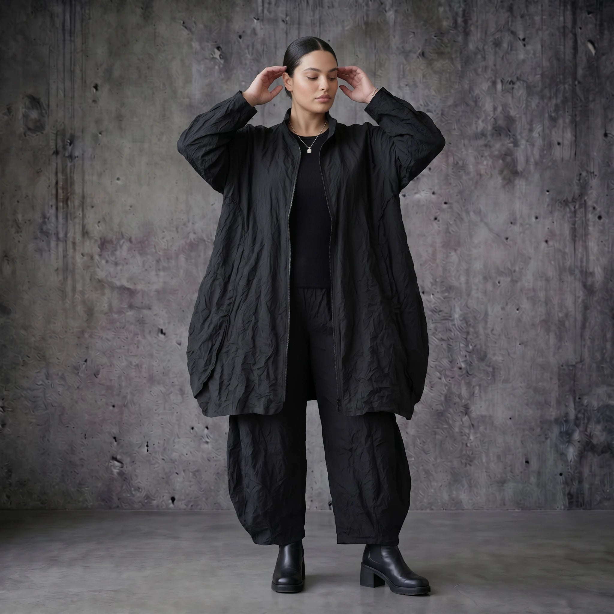 Oversize Crash Mantel Damen Ballonform schwarz Sommer leicht AKH Premium Modeare Avantgarde Jacke luftig Popeline modern Look