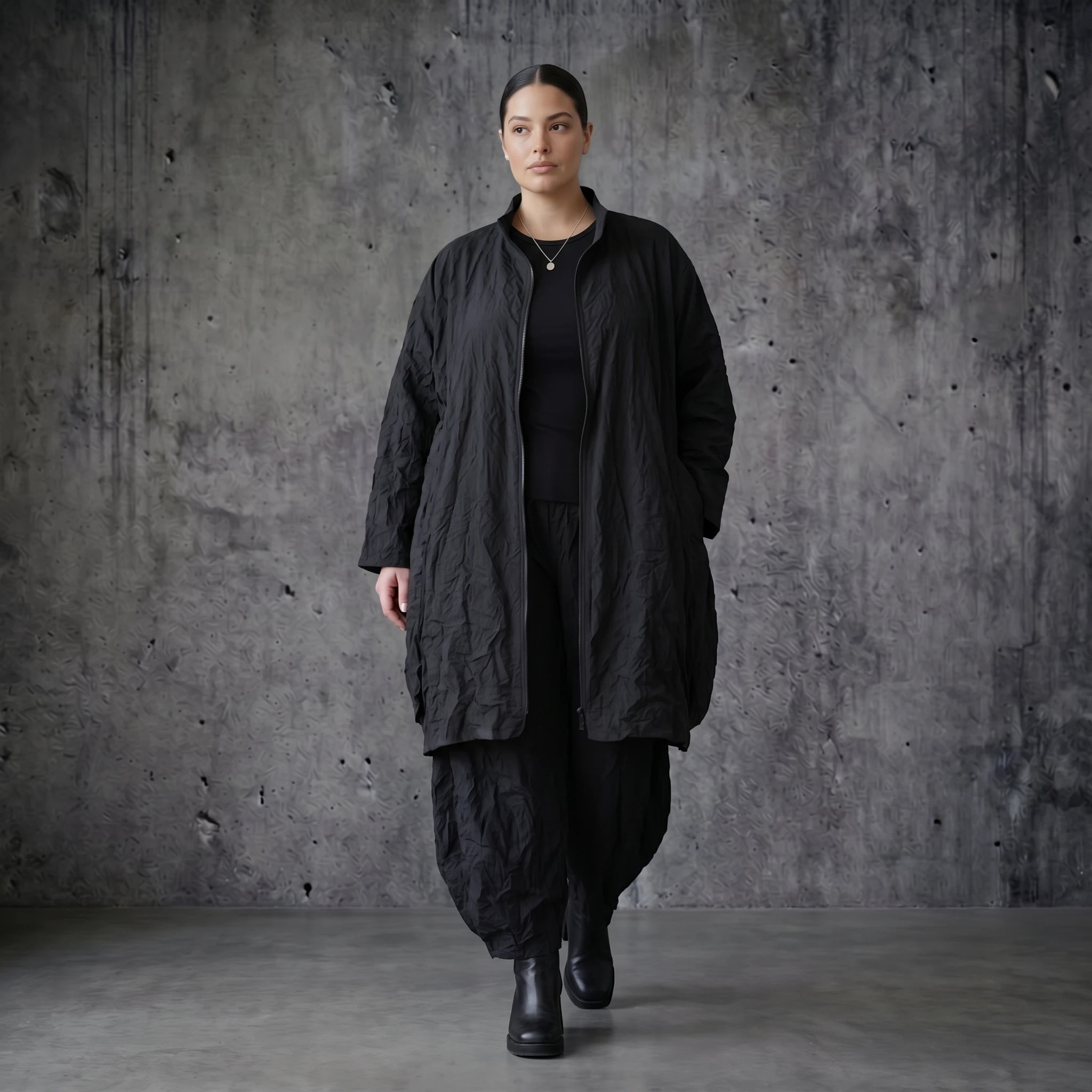 Oversize Crash Mantel Damen Ballonform schwarz Sommer leicht AKH Premium Modeare Avantgarde Jacke luftig Popeline modern Look