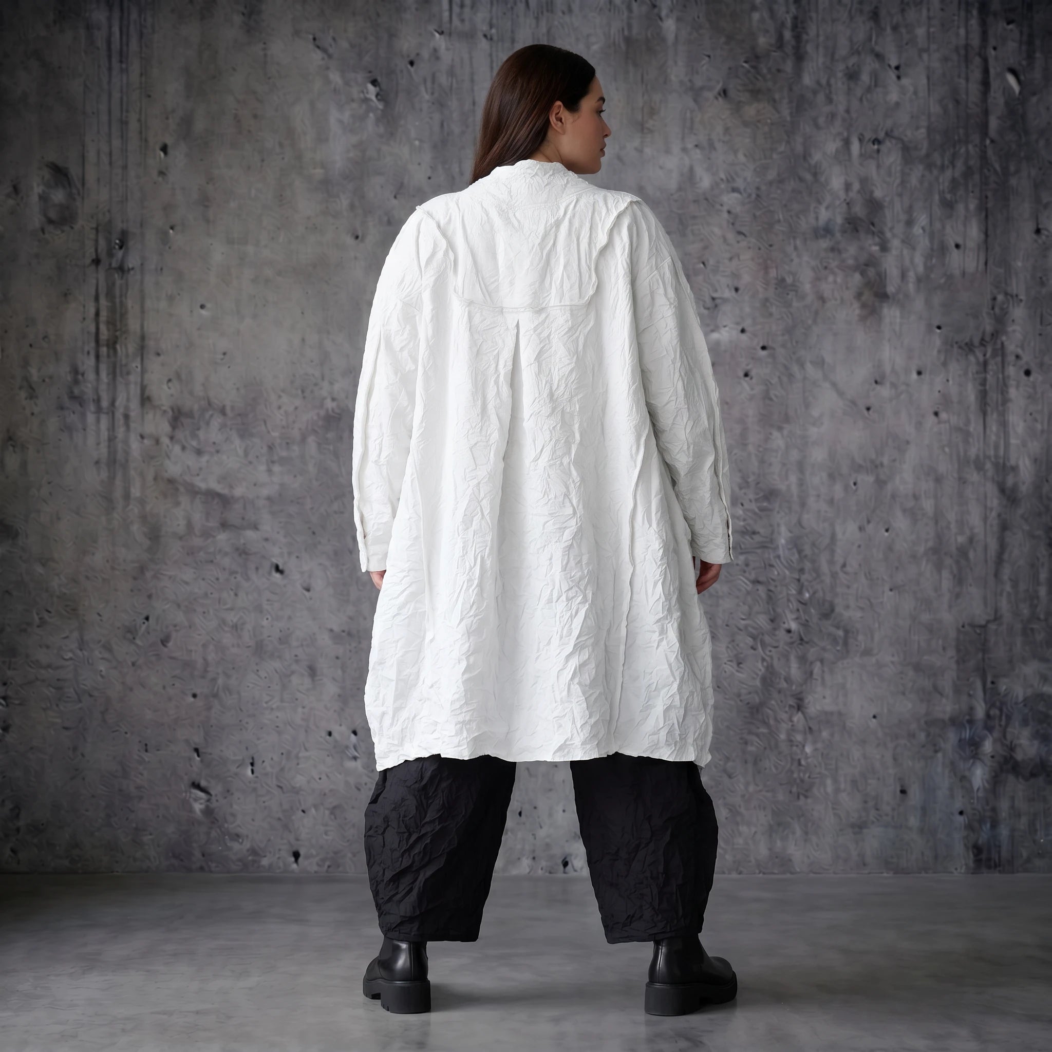 Oversize Crash Mantel Damen Ballonform weiß Sommer leicht AKH Premium Modeare Avantgarde Jacke luftig Popeline modern Look