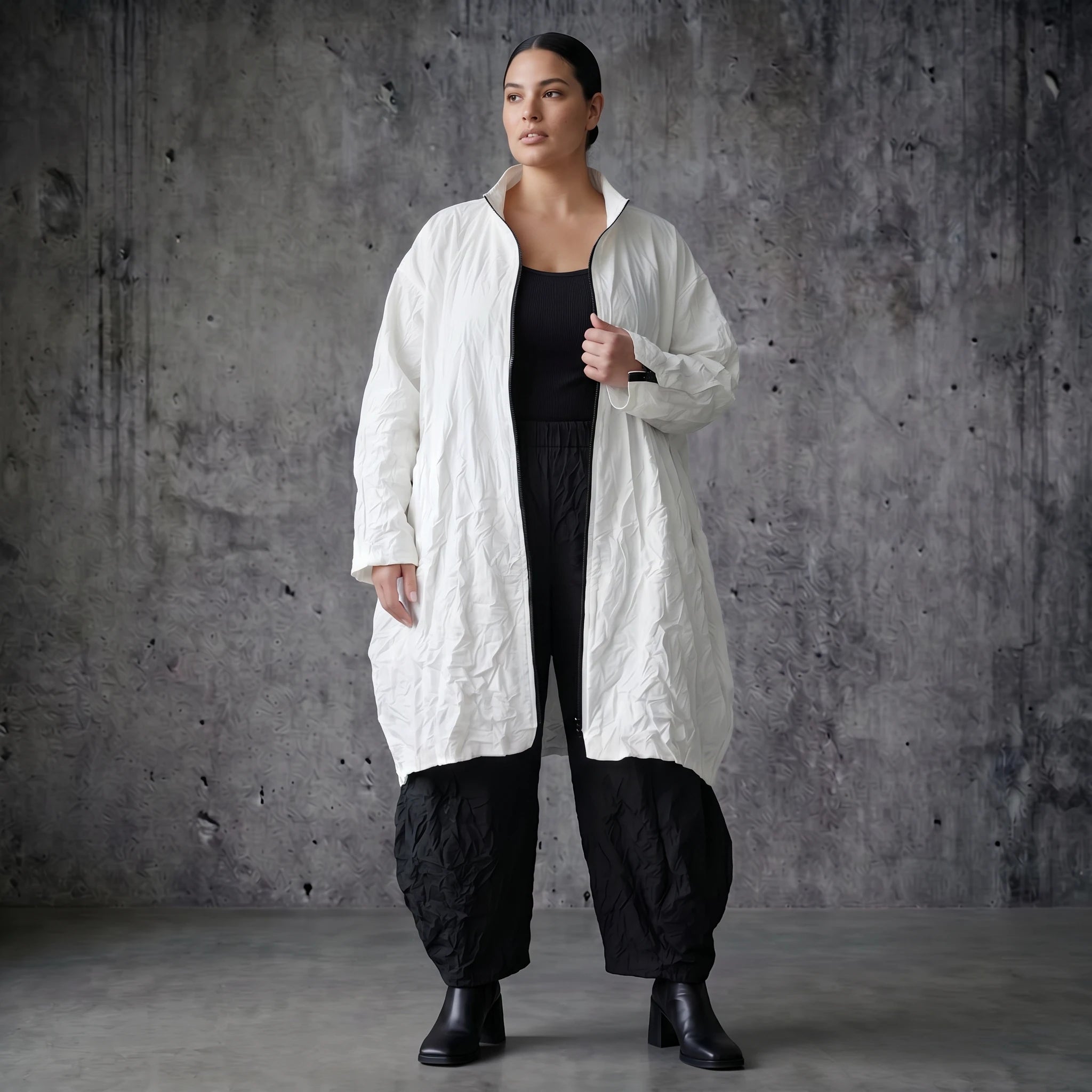 Oversize Crash Mantel Damen Ballonform weiß Sommer leicht AKH Premium Modeare Avantgarde Jacke luftig Popeline modern Look