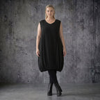Ballonkleid Oversize schwarz aus Tencel mit Biesen Sommer Look AKH Premium Modeare luftig leicht avantgarde Damenmode Frankreich
