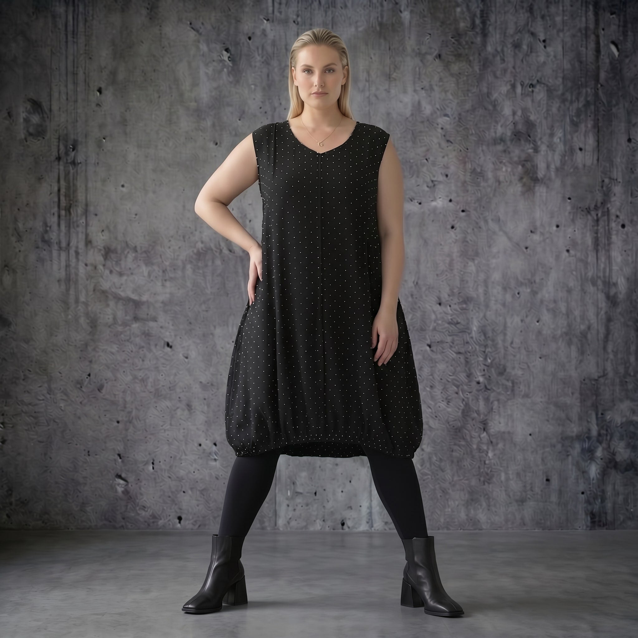 Ballonkleid Oversize schwarz aus Tencel mit Biesen Sommer Look AKH Premium Modeare luftig leicht avantgarde Damenmode Frankreich