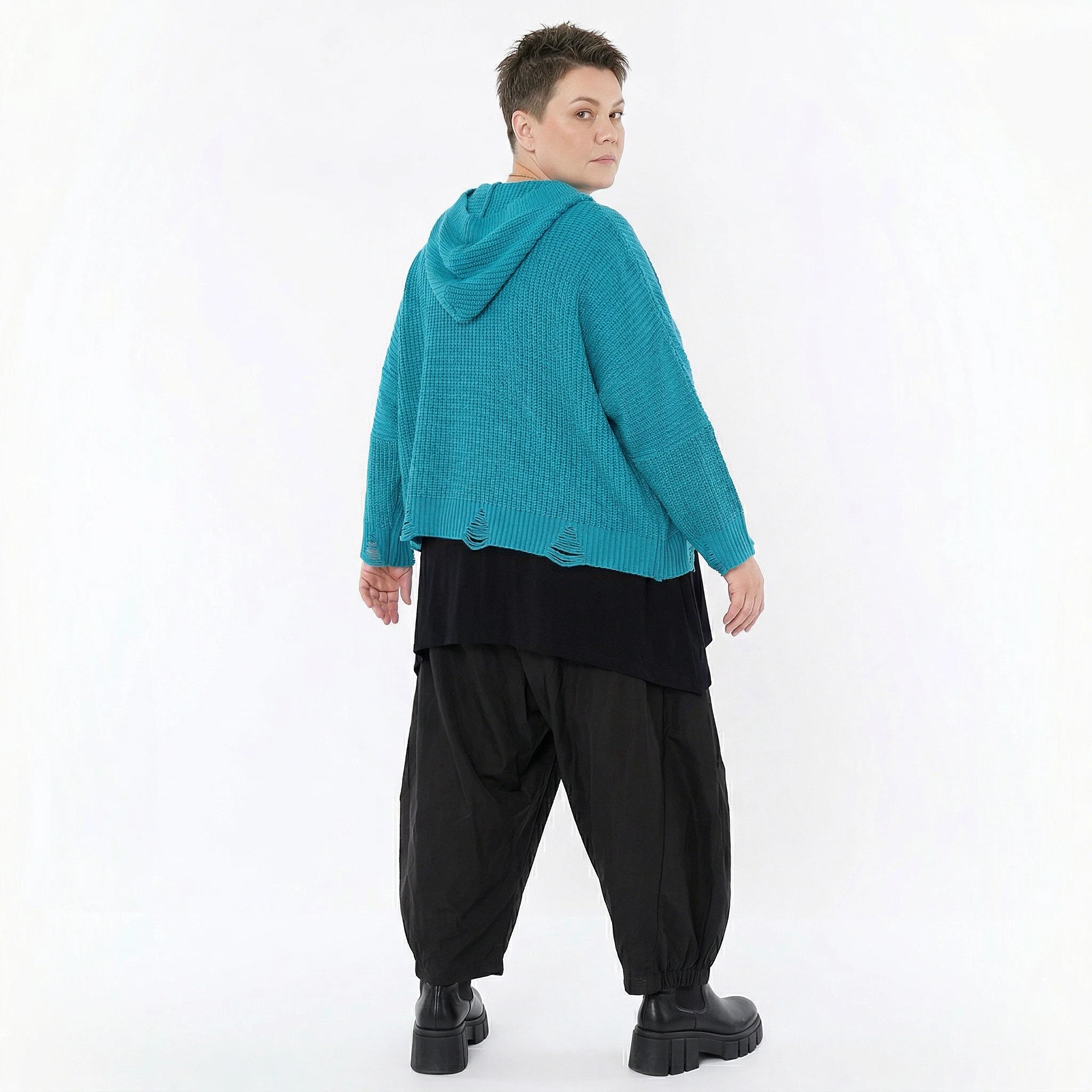 Oversize Strickshirt mit Kapuze im Lagenlook aus Baumwolle Acryl AKH Premium bei Modeare bequem warm und modern kombiniert
