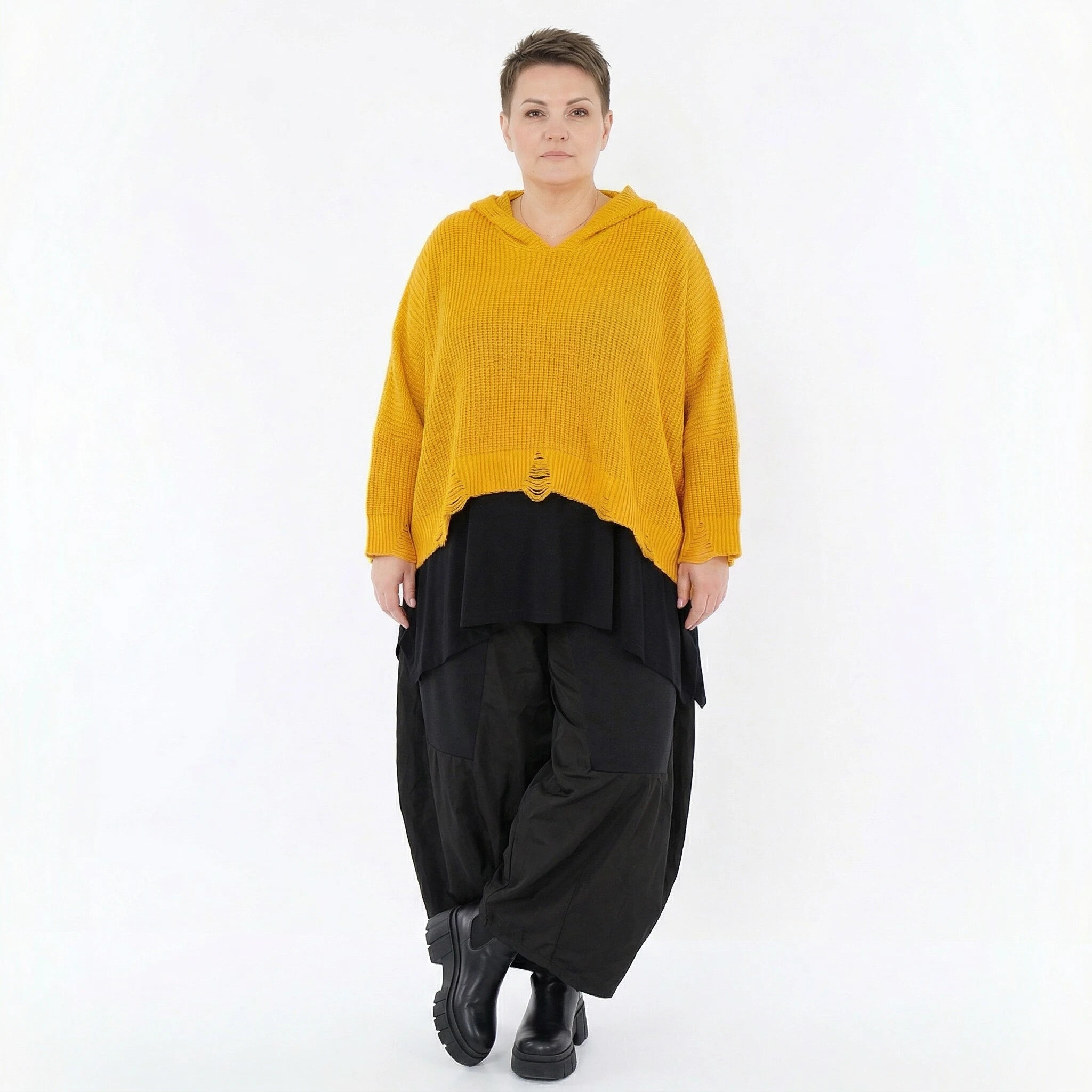Oversize Strick Kapuzenshirt mit Destroyed Optik aus Baumwolle Acryl von AKH Premium bei Modeare Damenmode Lagenlook