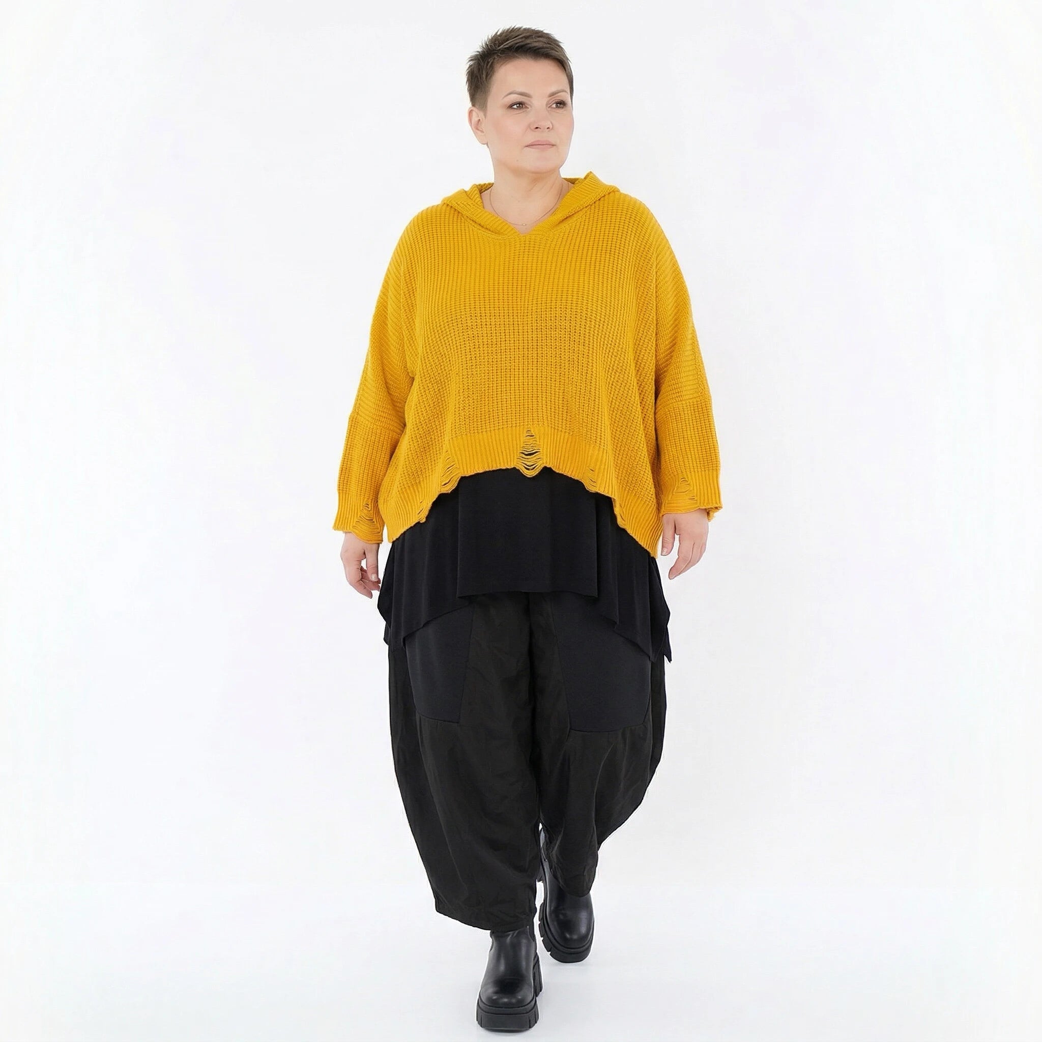 Oversize Strick Kapuzenshirt mit Destroyed Optik aus Baumwolle Acryl von AKH Premium bei Modeare Damenmode Lagenlook