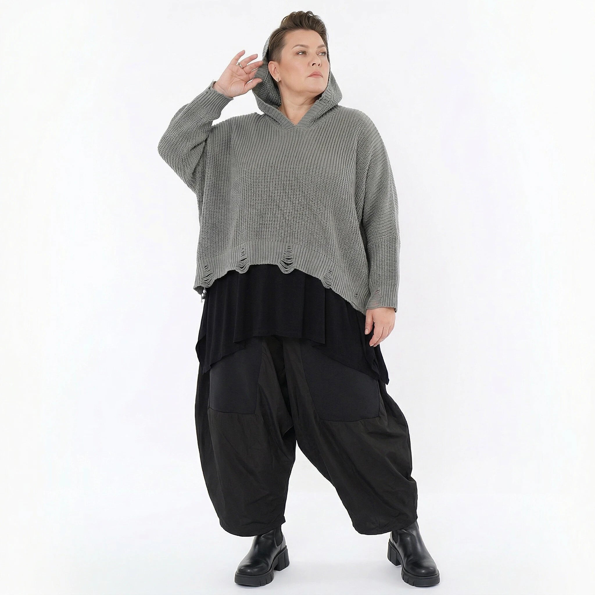 Oversize Strickshirt mit Kapuze im Destroyed Look aus Baumwolle AKH Premium Modeare Lagenlook Damenpullover grau Übergang