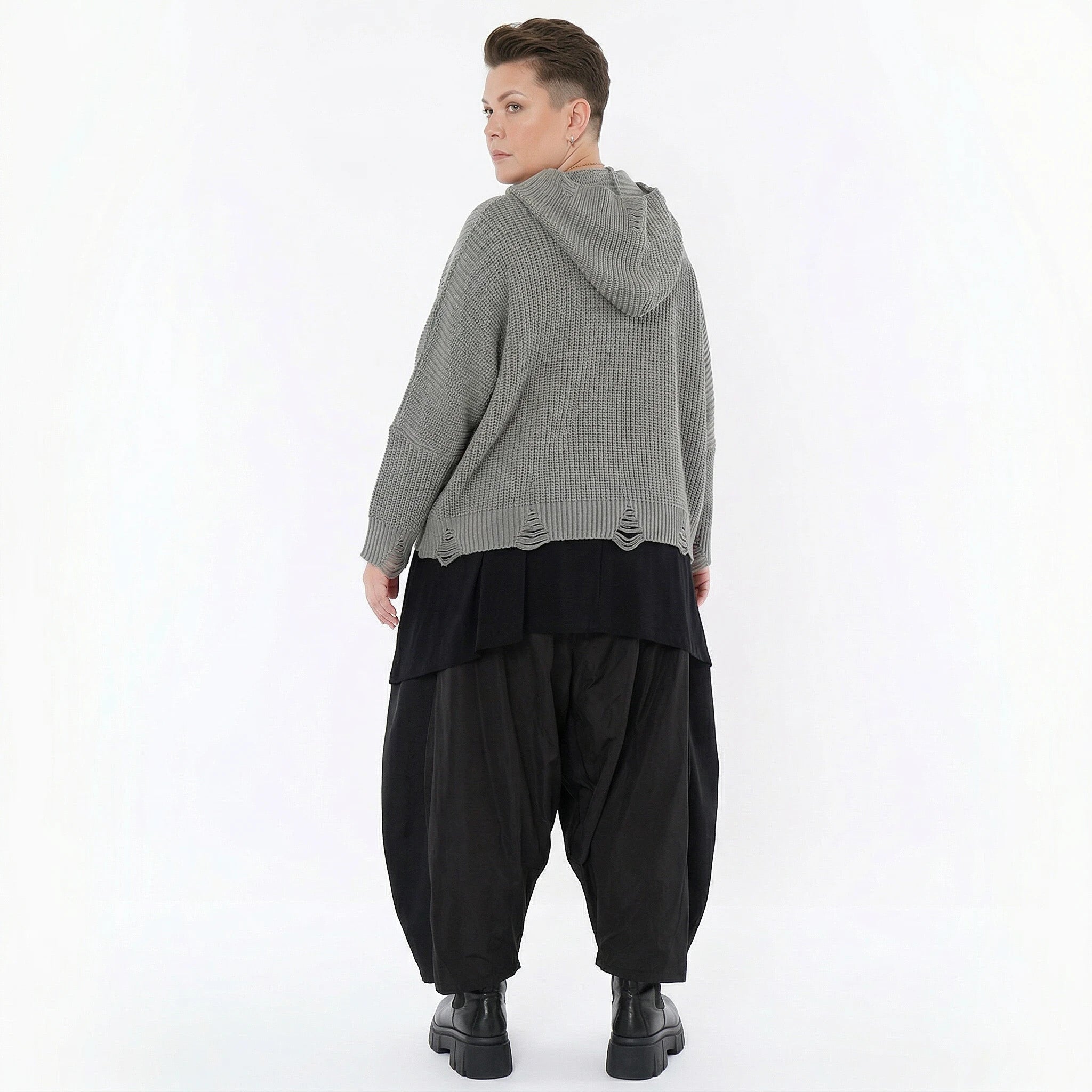 Oversize Strickshirt mit Kapuze im Destroyed Look aus Baumwolle AKH Premium Modeare Lagenlook Damenpullover grau Übergang