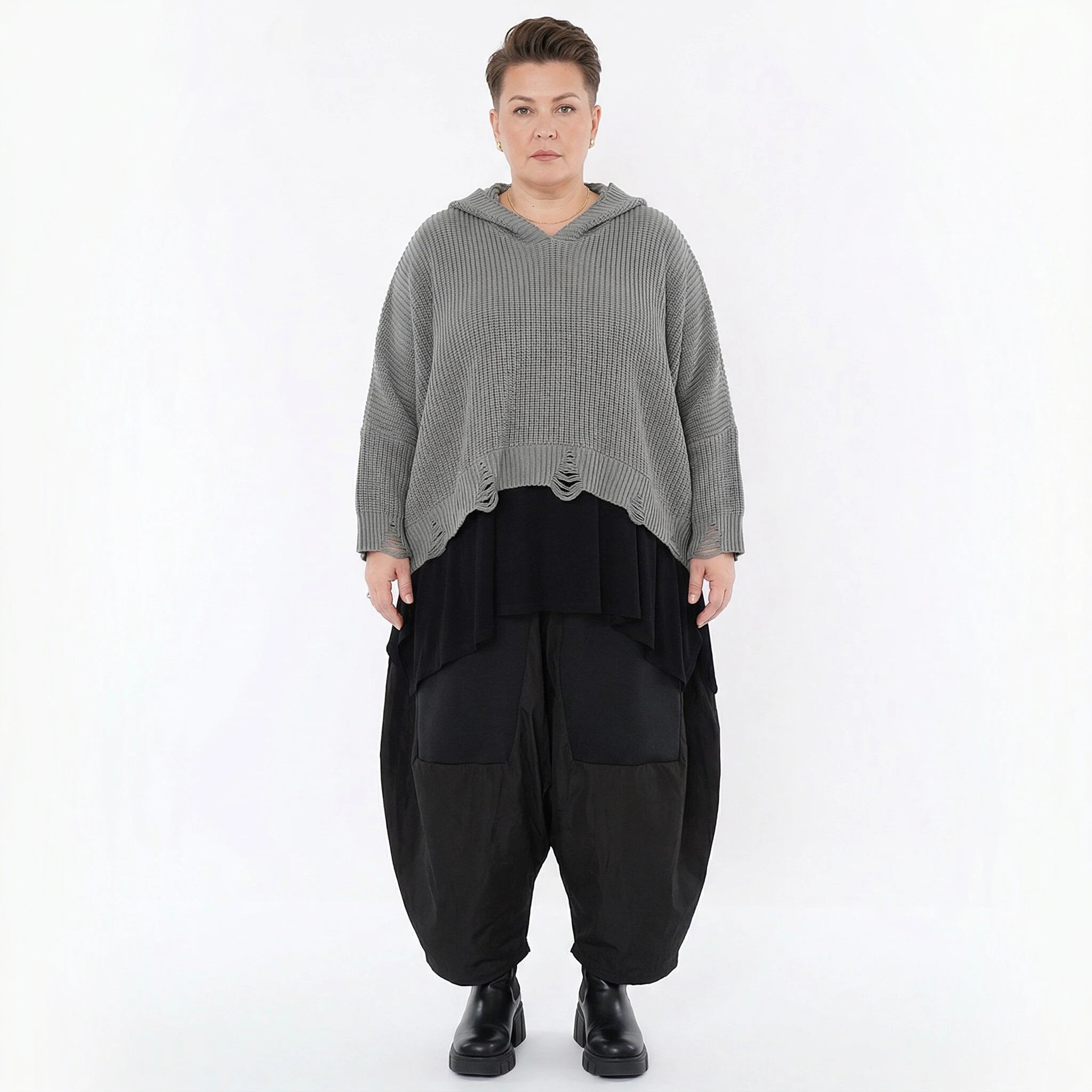 Oversize Strickshirt mit Kapuze im Destroyed Look aus Baumwolle AKH Premium Modeare Lagenlook Damenpullover grau Übergang