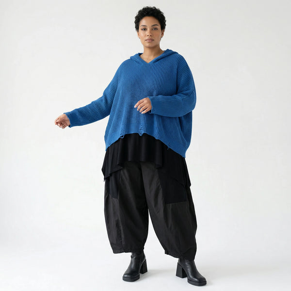 Kastiges Strick Kapuzenshirt Oversize aus Baumwolle Acryl von AKH Premium bei Modeare Lagenlook Damenpullover in Blau