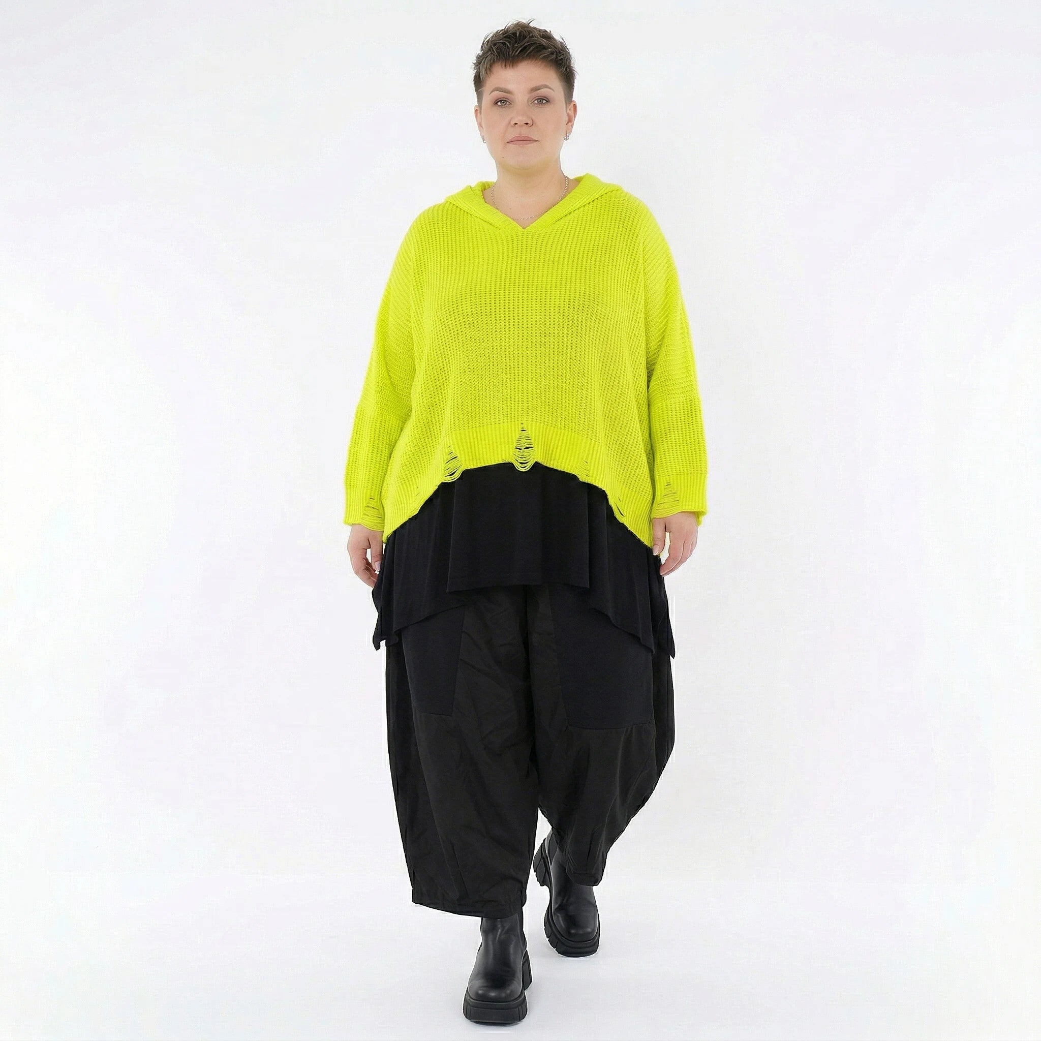 AKH Premium Strick Kapuzenshirt Oversize Neongelb Destroyed Look 50 Baumwolle 50 Acryl Made in Polen bei Modeare