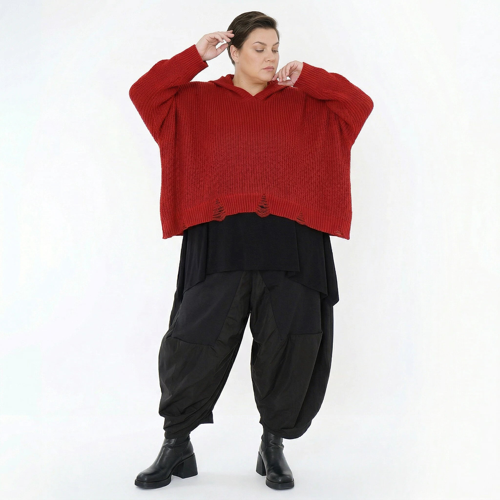 Rotes Oversize Strick Kapuzenshirt in kastiger Form mit Destroyed Details