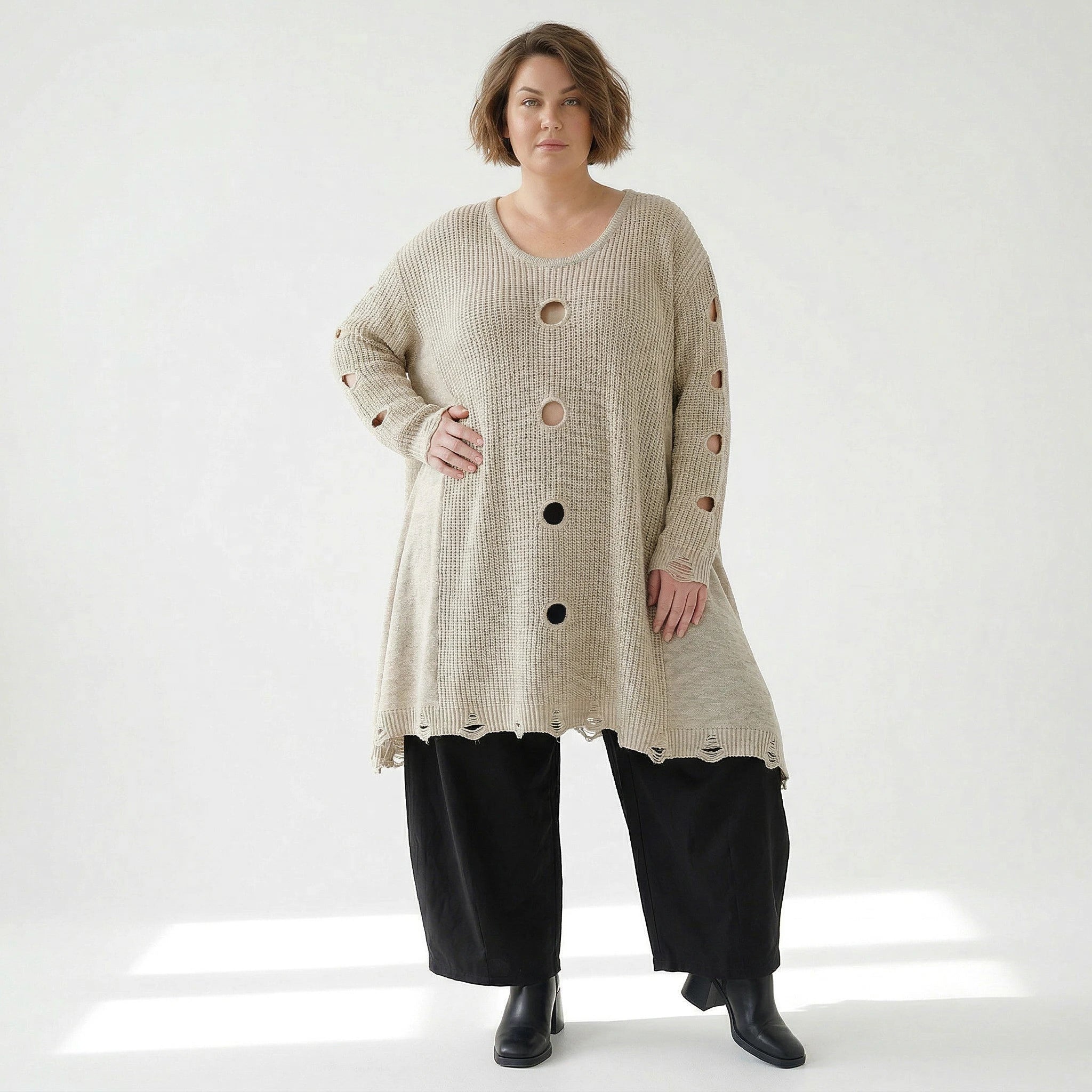 Oversize Strick Shirt A-Form mit Cut-Out Löchern Destroyed Look AKH Premium bei Modeare Damenmode große Größen
