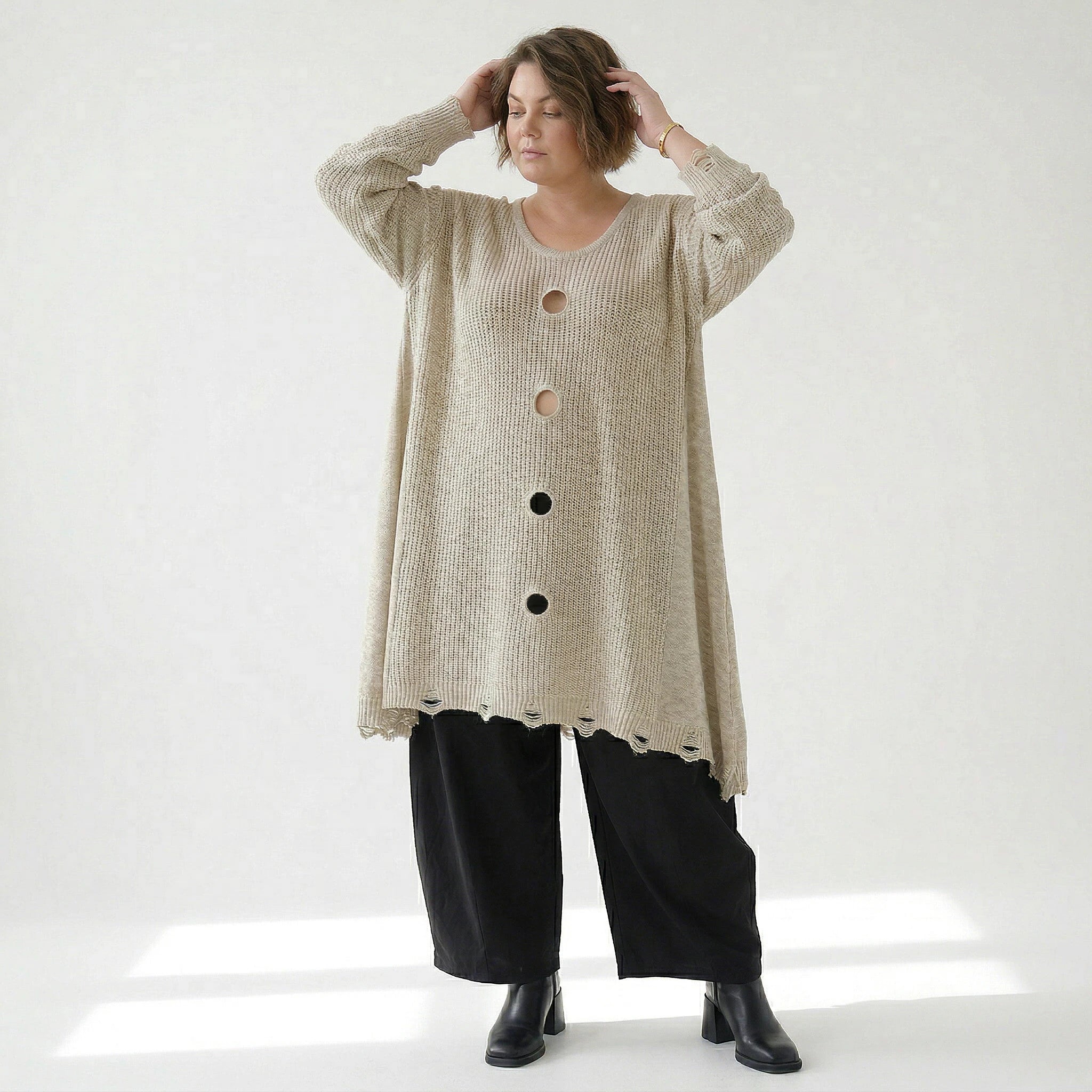 Oversize Strick Shirt A-Form mit Cut-Out Löchern Destroyed Look AKH Premium bei Modeare Damenmode große Größen
