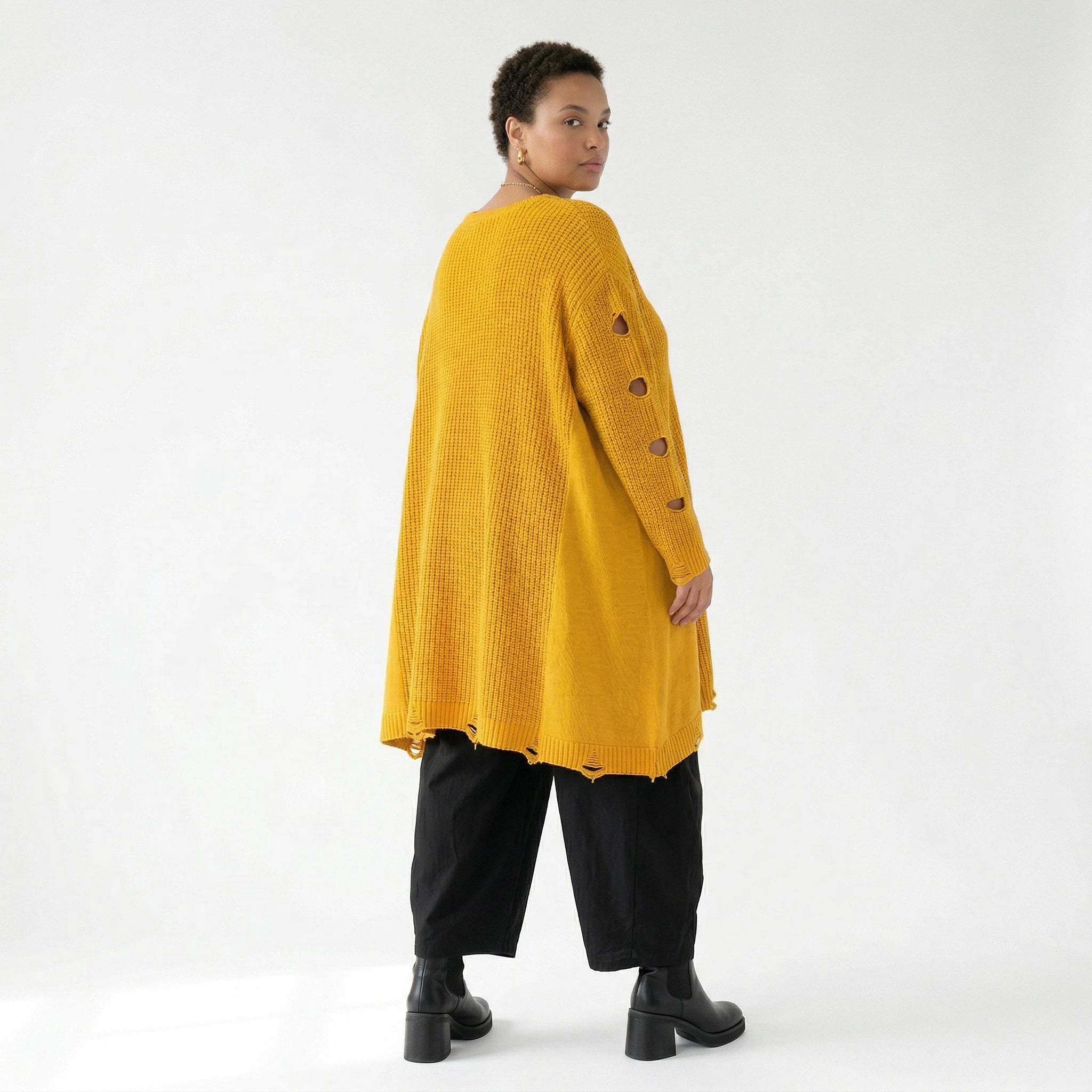 Oversize Strick Shirt A-Form mit Cut-Out Löchern Destroyed Look AKH Premium bei Modeare Damenmode große Größen