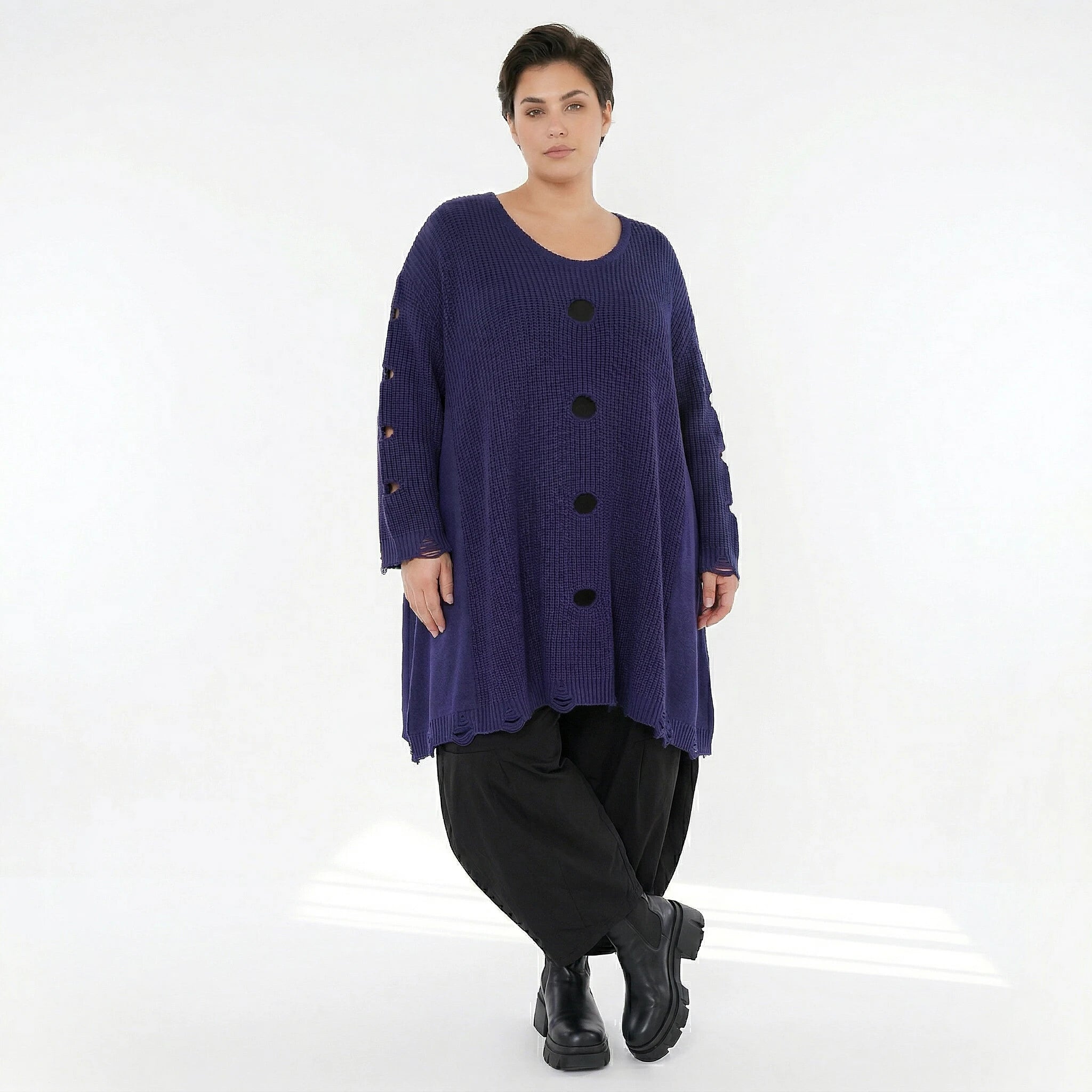 Oversize Strick Shirt A-Form mit Cut-Out Löchern Destroyed Look AKH Premium bei Modeare Damenmode große Größen