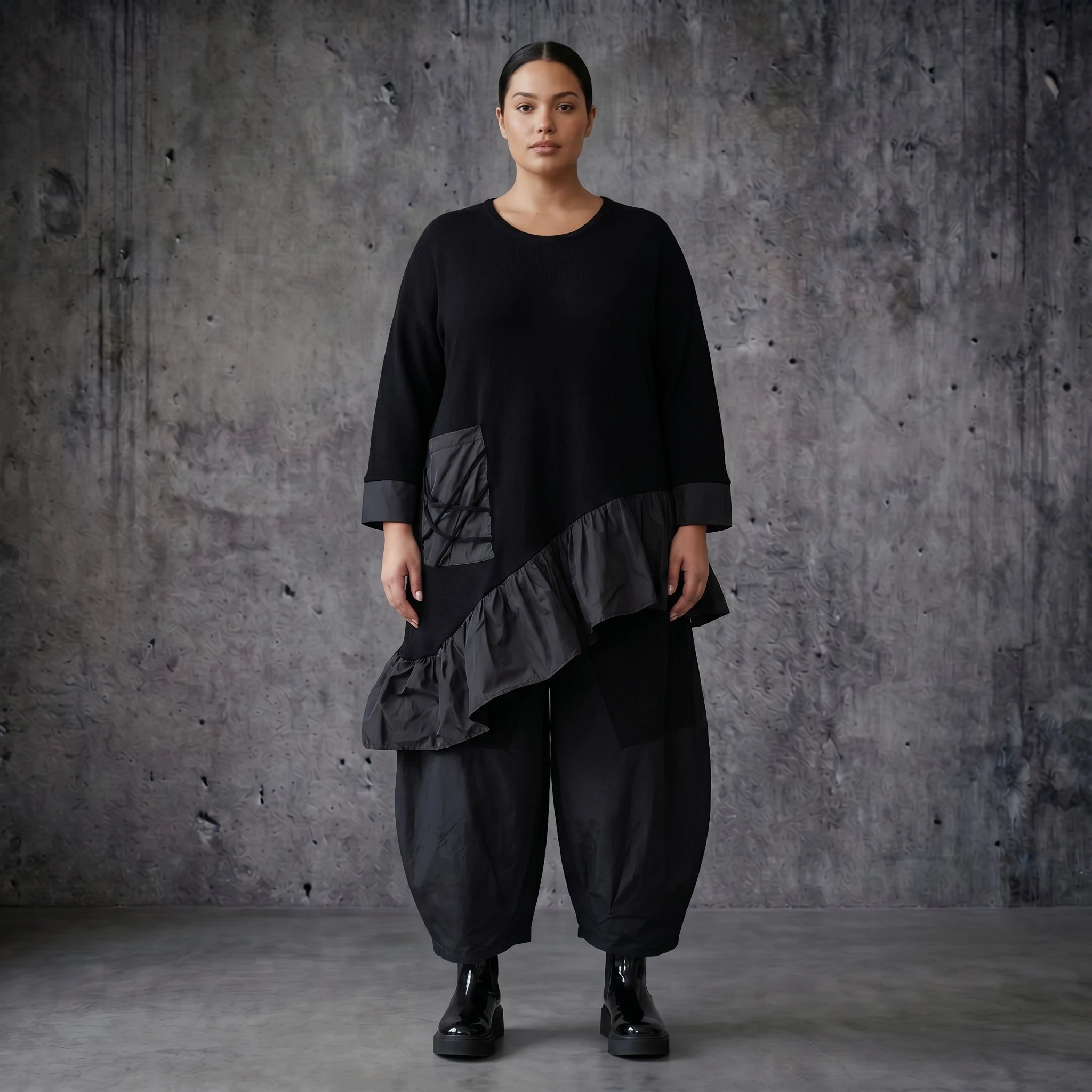 AKH Premium Oversize Shirt asymmetrisch aus Baumwolle Mix mit Memory Einsatz - Avantgarde Damenmode bei Modeare