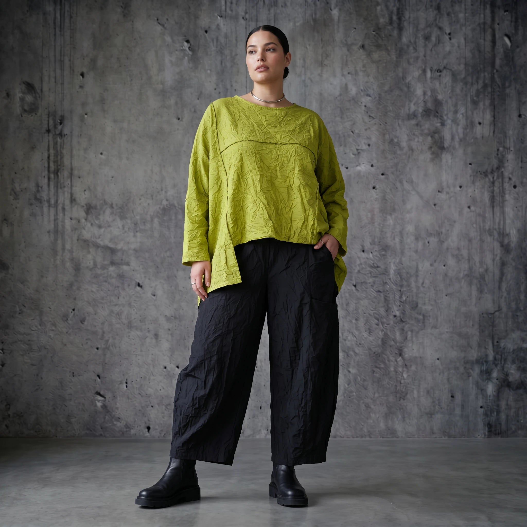 Oversize Big Shirt in Limettengrün aus Crash Popeline für Sommer Lagenlook - AKH Premium bei Modeare kuratiert für Avantgarde Looks Plusmode