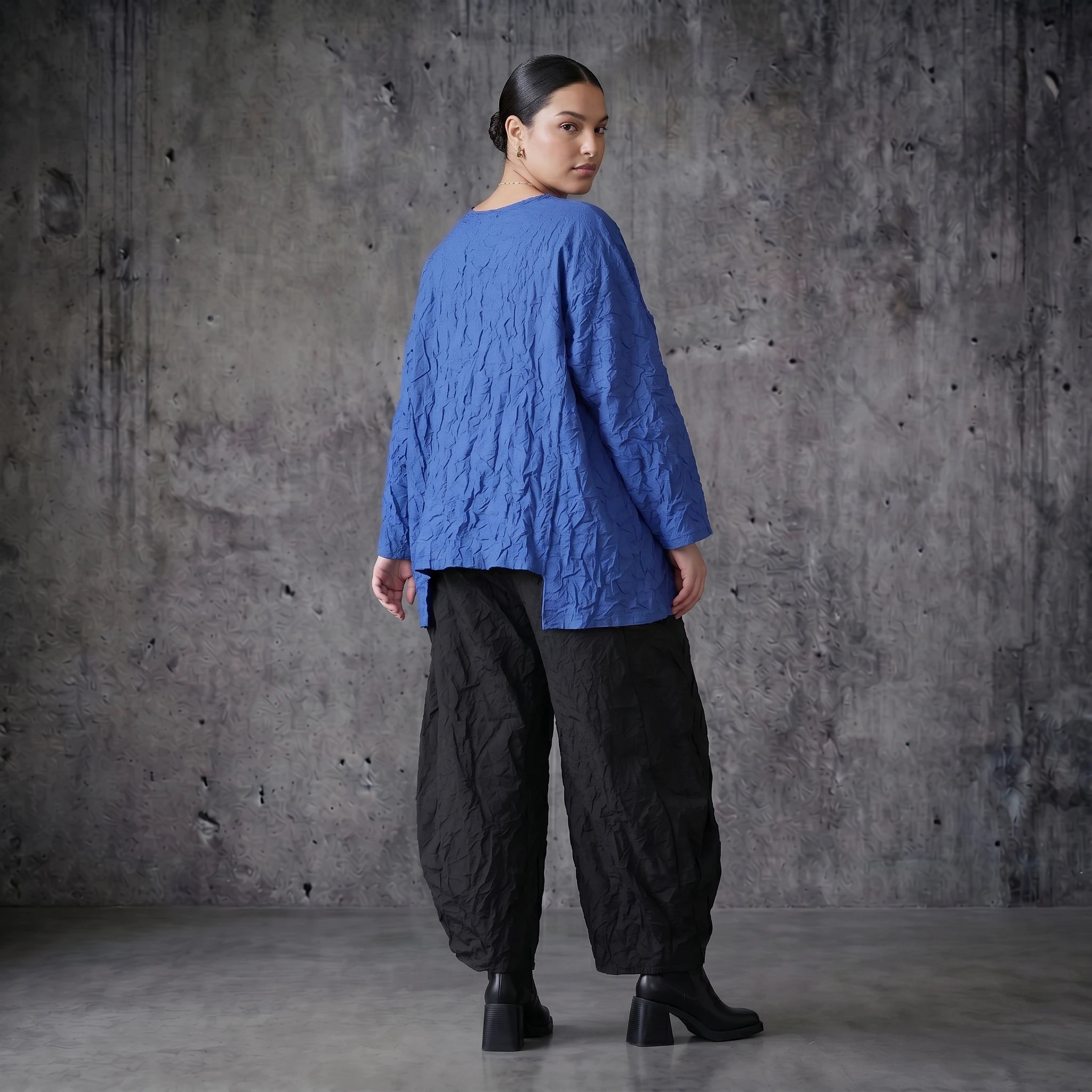 AKH Premium Crash Big Shirt Royalblau Oversize Sommer Popeline Damenmode Made in France bei Modeare entdecken