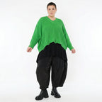 Grüner Strick Überwurf mit Destroyed Optik und V-Ausschnitt für Lagenlook Oversize Damenmode - AKH Premium bei Modeare online Shop kaufen
