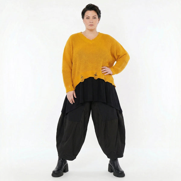 Oversize Strick Überwurf mit V-Ausschnitt in Senfgelb aus Baumwolle Acryl AKH Premium bei Modeare Lagenlook Damenmode