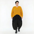 Oversize Strick Überwurf mit V-Ausschnitt in Senfgelb aus Baumwolle Acryl AKH Premium bei Modeare Lagenlook Damenmode