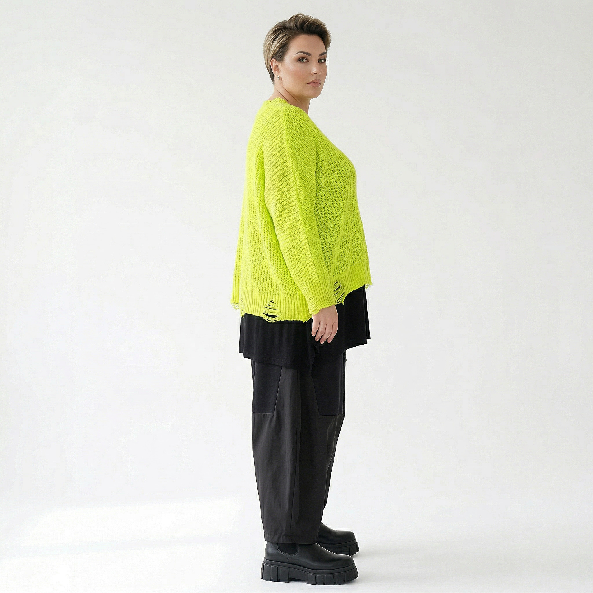 Kastiger Strick Überwurf Oversize mit Destroyed Optik aus Baumwolle Acryl AKH Premium bei Modeare für Lagenlook Damenmode