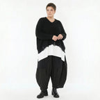 Oversize Strick Überwurf aus Baumwolle Acryl mit V-Ausschnitt von AKH Premium bei Modeare - Lagenlook Damenpullover Schwarz