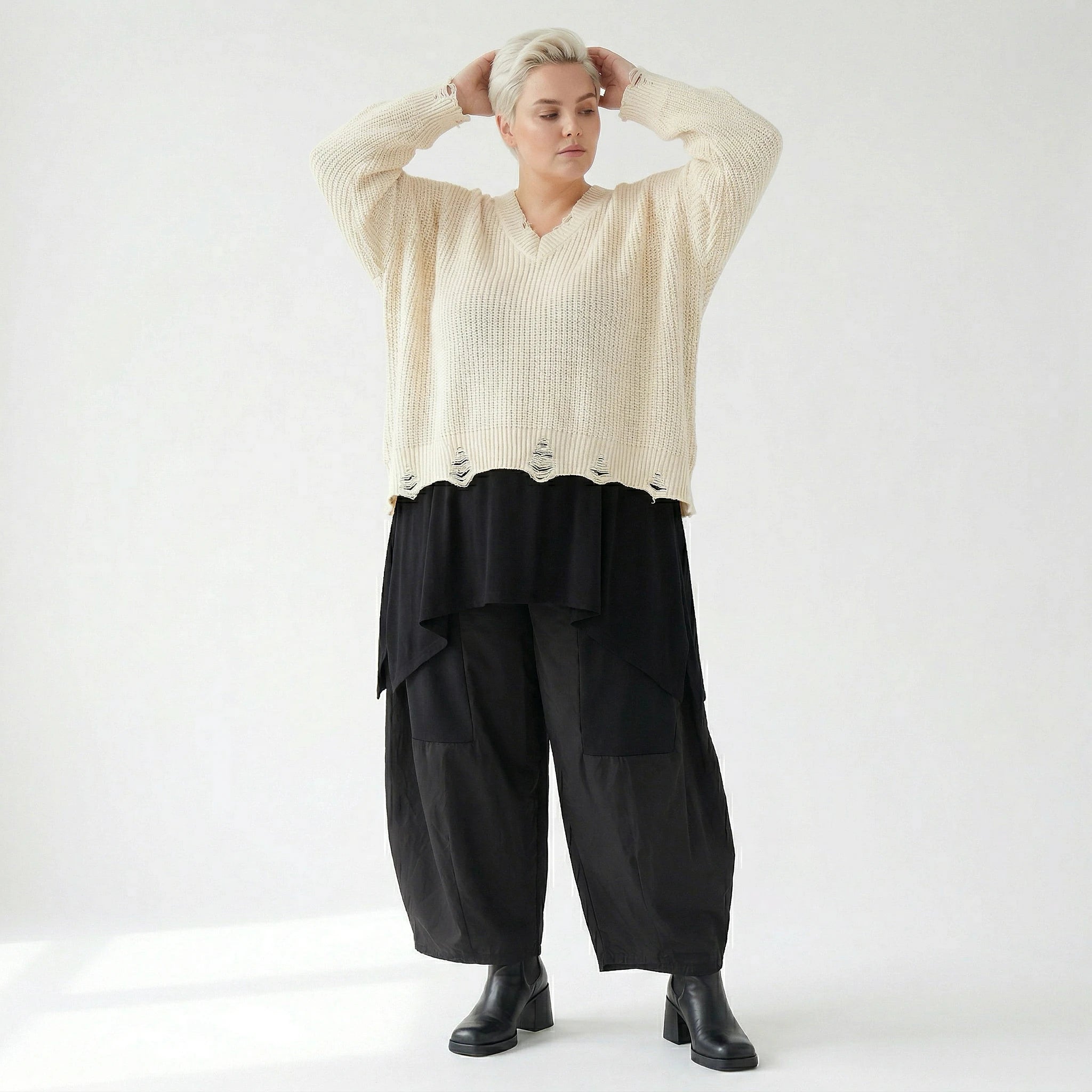 Kastiger Strick Überwurf in Naturweiß aus Baumwolle Acryl Mix von AKH Premium bei Modeare Oversize Look für Damen