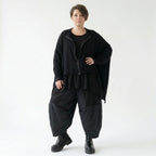 Oversize Strickjacke A Form aus Baumwolle mit Destroyed Optik von AKH Premium bei Modeare Lagenlook Avantgarde Damenjacke