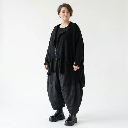 Oversize Strickjacke A Form aus Baumwolle mit Destroyed Optik von AKH Premium bei Modeare Lagenlook Avantgarde Damenjacke