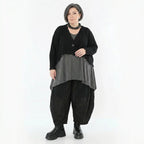 Oversize Strickjacke aus Baumwolle mit Destroyed Optik von AKH Premium bei Modeare Lagenlook Damen Jacke schwarz kastig