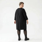 Oversize Kleid schwarz Jacquard Stretch mit Tasche AKH Premium Modeare Damenmode Lagenlook bequem elegant große Größen