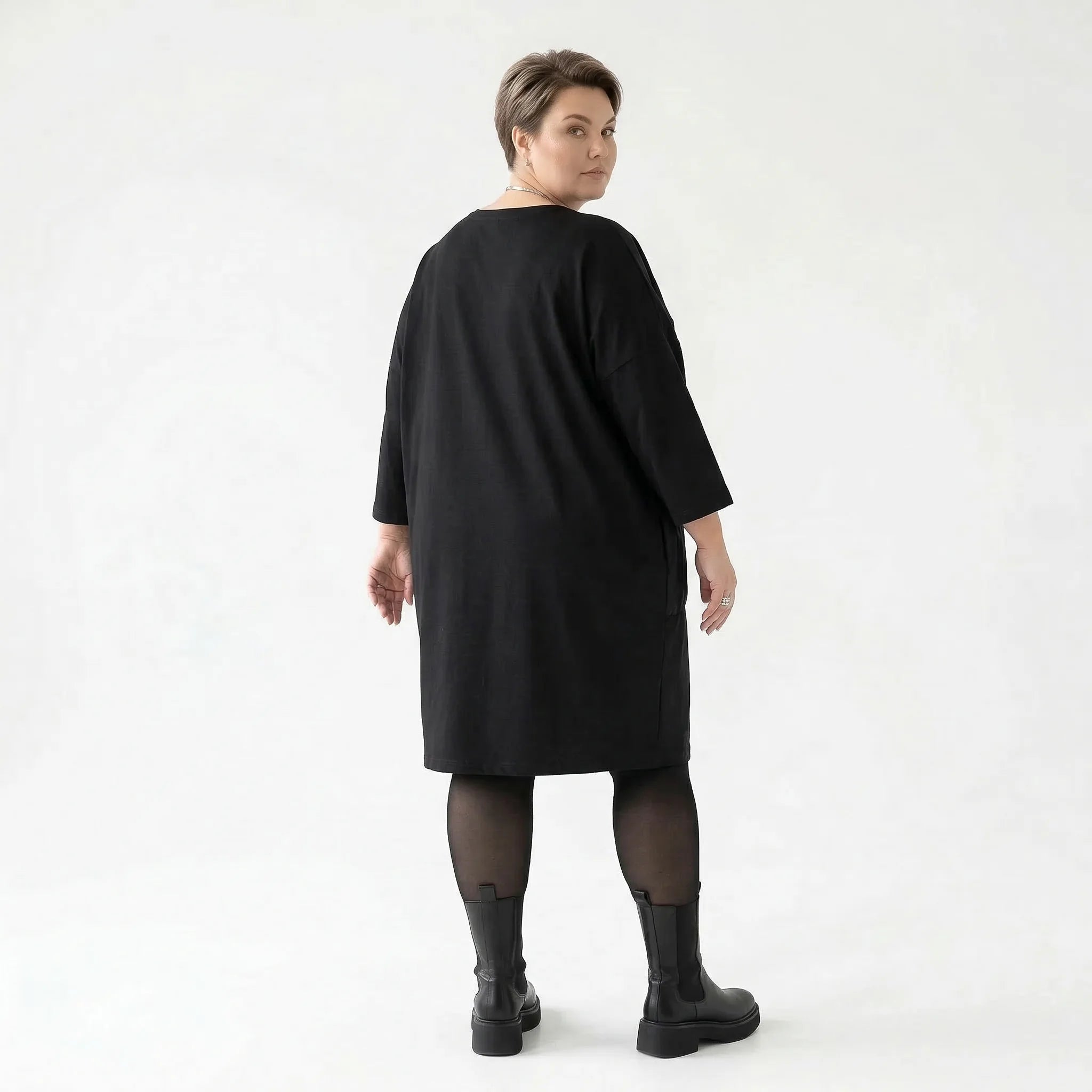 Oversize Kleid schwarz Jacquard Stretch mit Tasche AKH Premium Modeare Damenmode Lagenlook bequem elegant große Größen