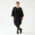 Oversize Kleid schwarz Jacquard Stretch mit Tasche AKH Premium Modeare Damenmode Lagenlook bequem elegant große Größen
