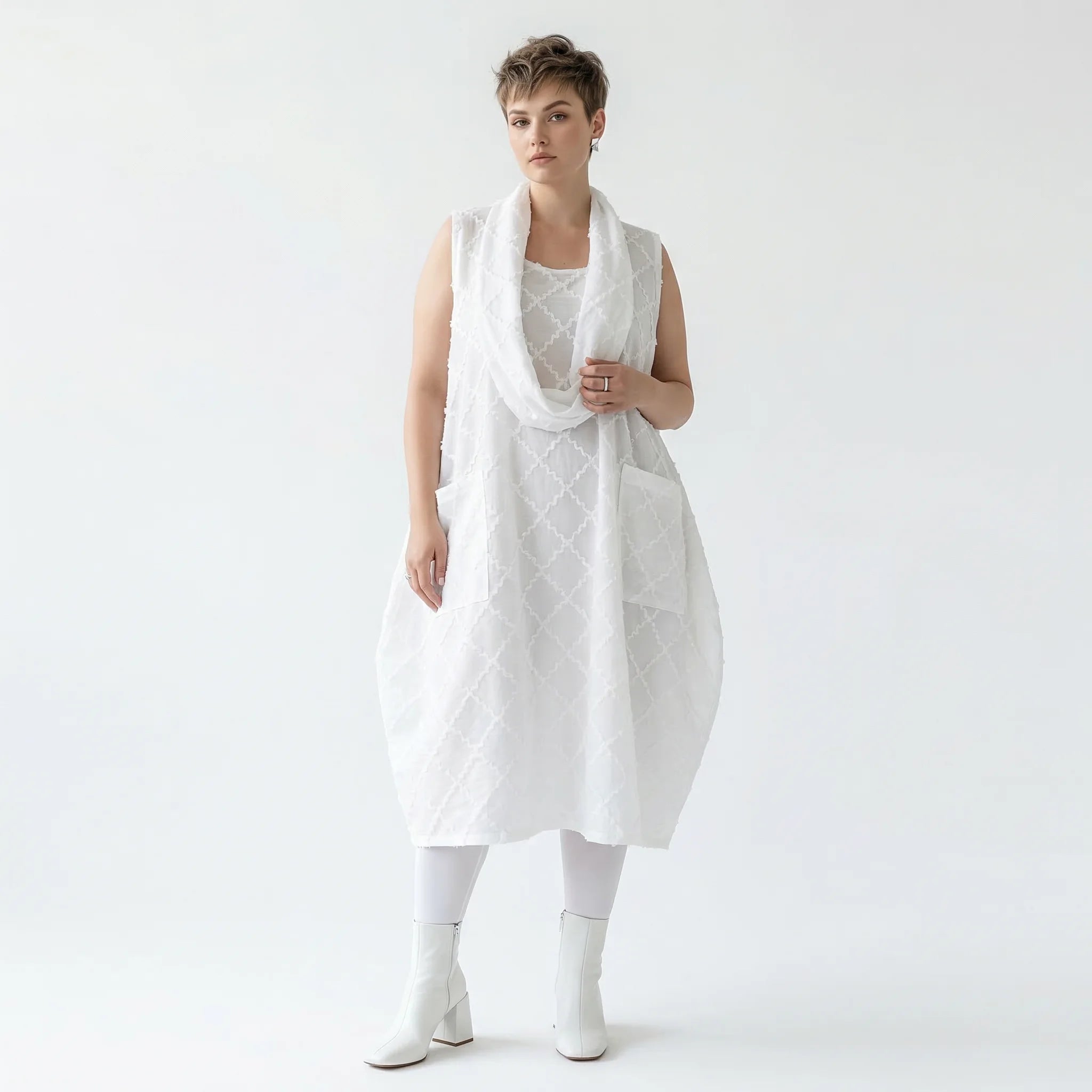 Oversize Ballon Kleid weiß Baumwolle Lagenlook leicht luftig AKH Premium Modeare Damenmode Avantgarde Sommer Stil Frankreich
