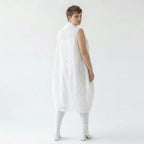 Oversize Ballon Kleid weiß Baumwolle Lagenlook leicht luftig AKH Premium Modeare Damenmode Avantgarde Sommer Stil Frankreich