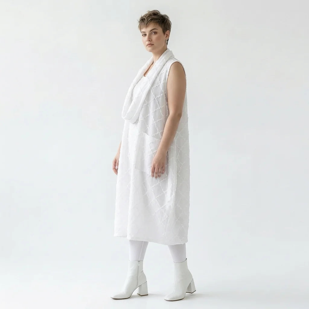 Oversize Ballon Kleid weiß Baumwolle Lagenlook leicht luftig AKH Premium Modeare Damenmode Avantgarde Sommer Stil Frankreich